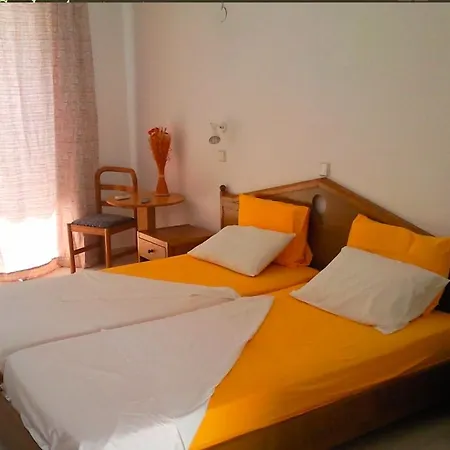 Гостевой дом Room In Studio - Rock Garden Apartments By The Beach *