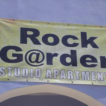 Гостевой дом Room In Studio - Rock Garden Apartments By The Beach *